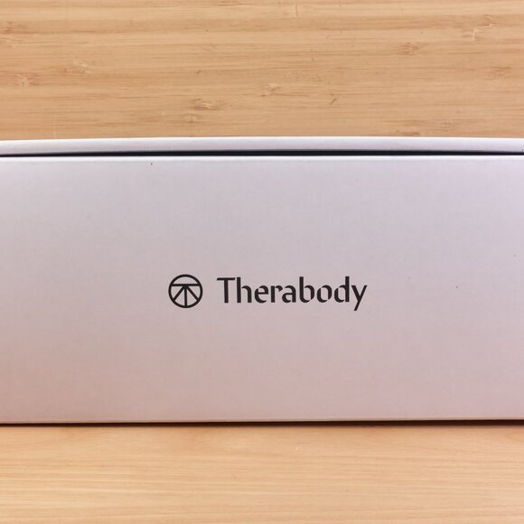 Therabody RecoveryTherm Cube / Heat & Cold Therapy Device / Muscle Recovery - Picture 13 of 13